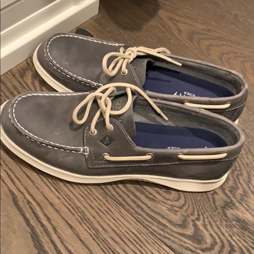 Sperry’s gray shoes